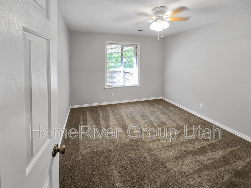 Move-in Ready! Beautiful 2 Bedroom Condo in Great Location! property image