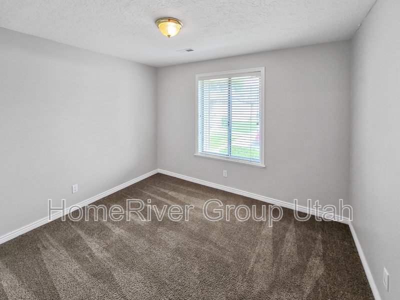 Move-in Ready! Beautiful 2 Bedroom Condo in Great Location! property image