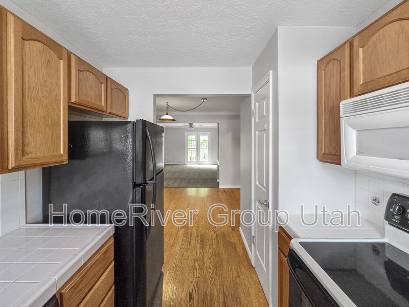 Move-in Ready! Beautiful 2 Bedroom Condo in Great Location! property image