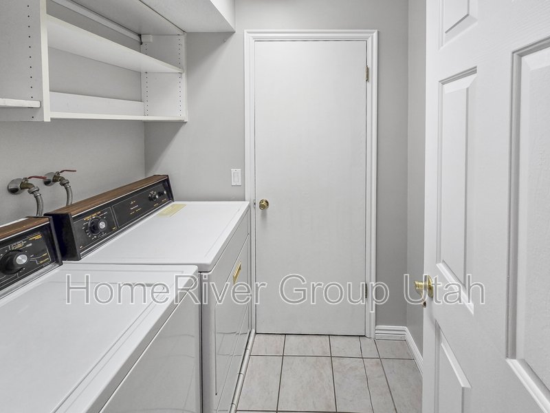 Move-in Ready! Beautiful 2 Bedroom Condo in Great Location! property image