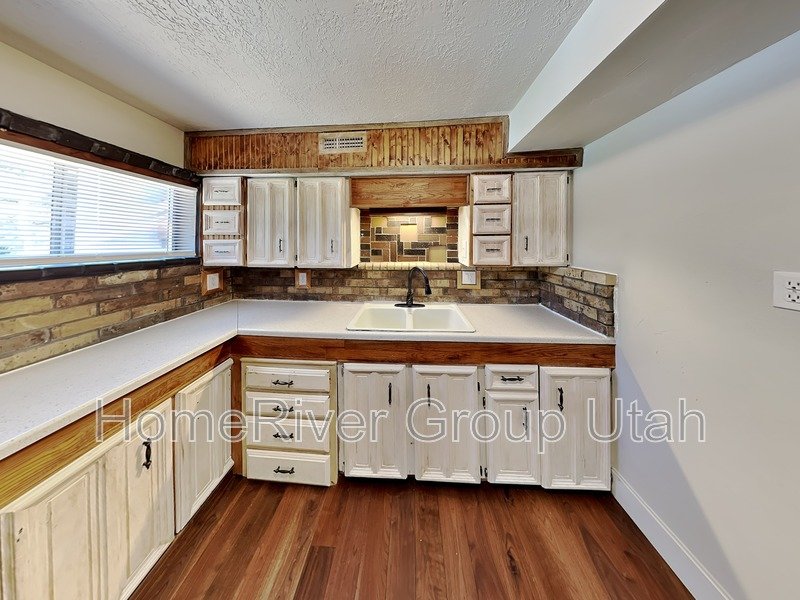 Apply today! 3240 E McNeill Cir, Cottonwood Heights, UT 84093 property image