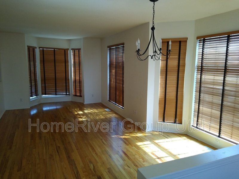 Apply today! 985 E Senior Band Road property image