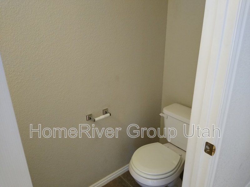 Apply today! 985 E Senior Band Road property image