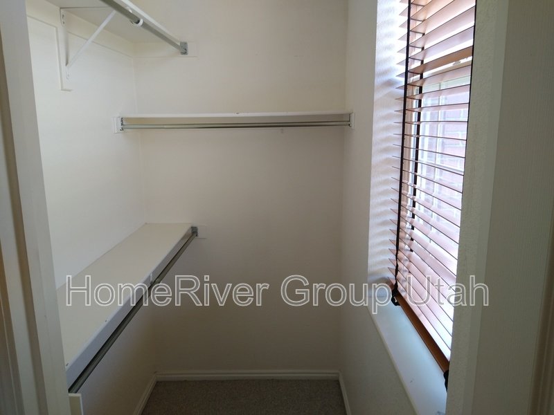 Apply today! 985 E Senior Band Road property image