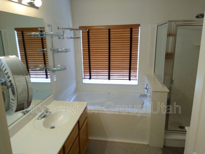 Apply today! 985 E Senior Band Road property image