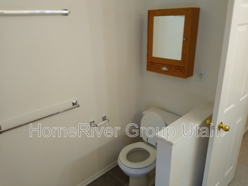 Apply today! 985 E Senior Band Road property image
