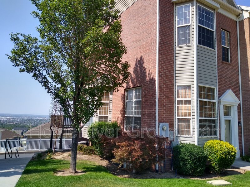 Apply today! 985 E Senior Band Road property image