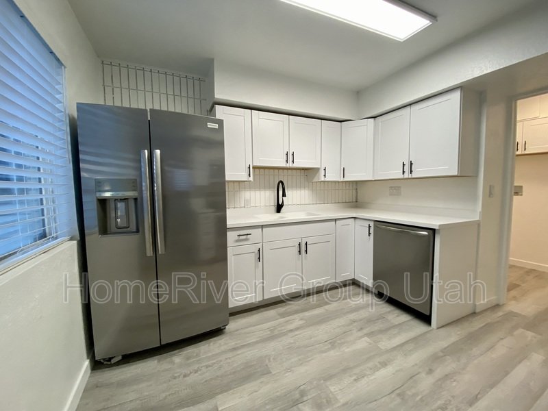 Completely renovated town home!! property image