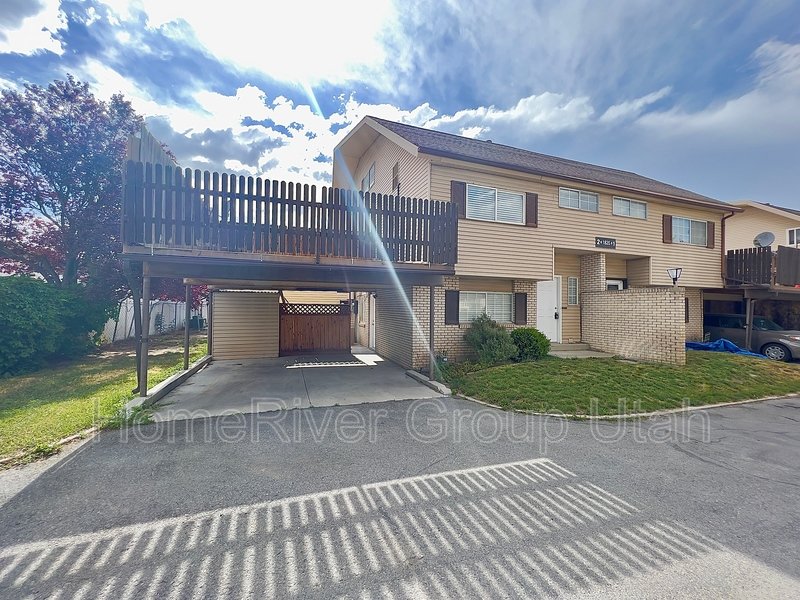 Completely renovated town home!! property image