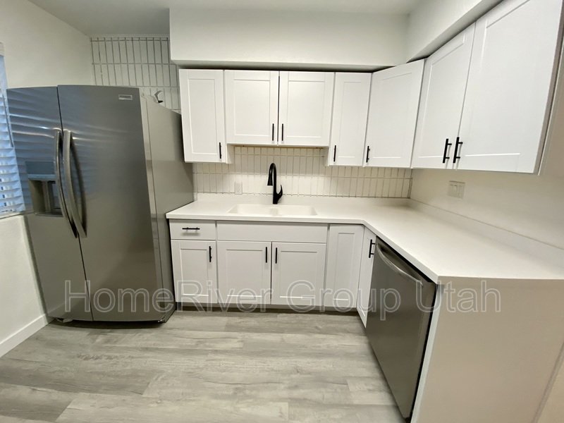 Completely renovated town home!! property image