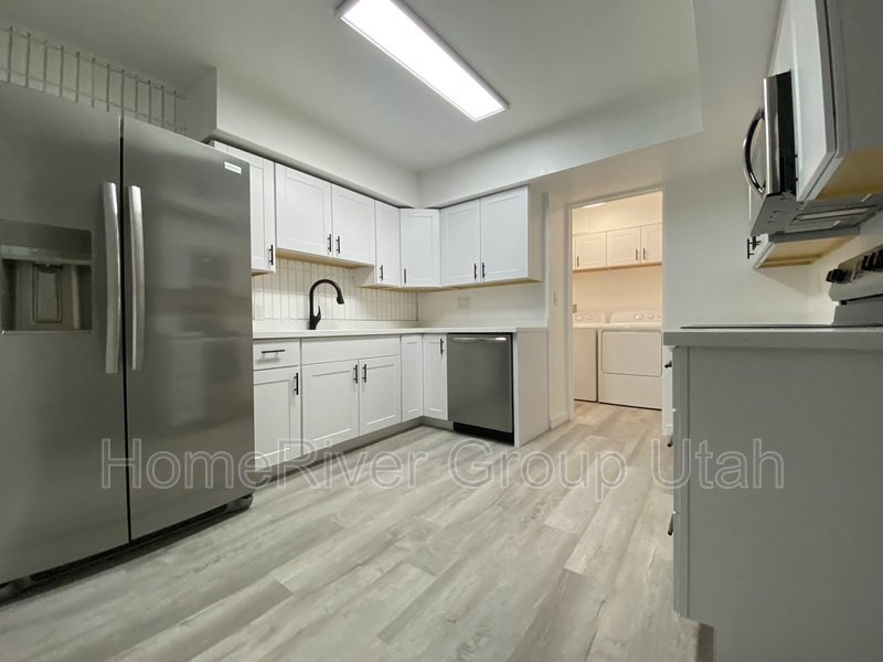 Completely renovated town home!! property image