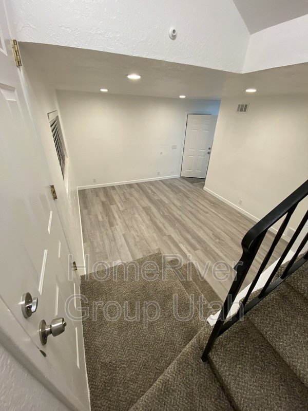 Completely renovated town home!! property image