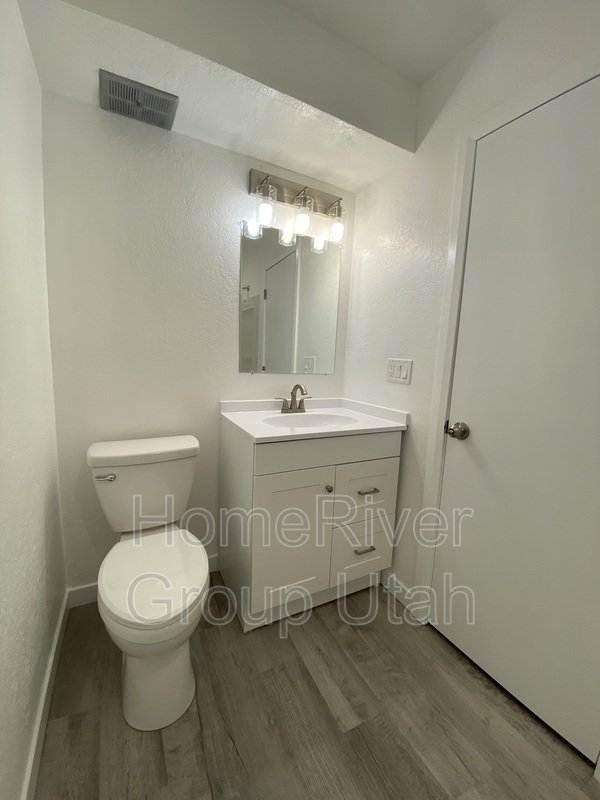 Completely renovated town home!! property image
