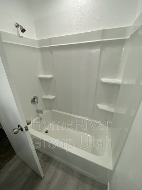 Completely renovated town home!! property image
