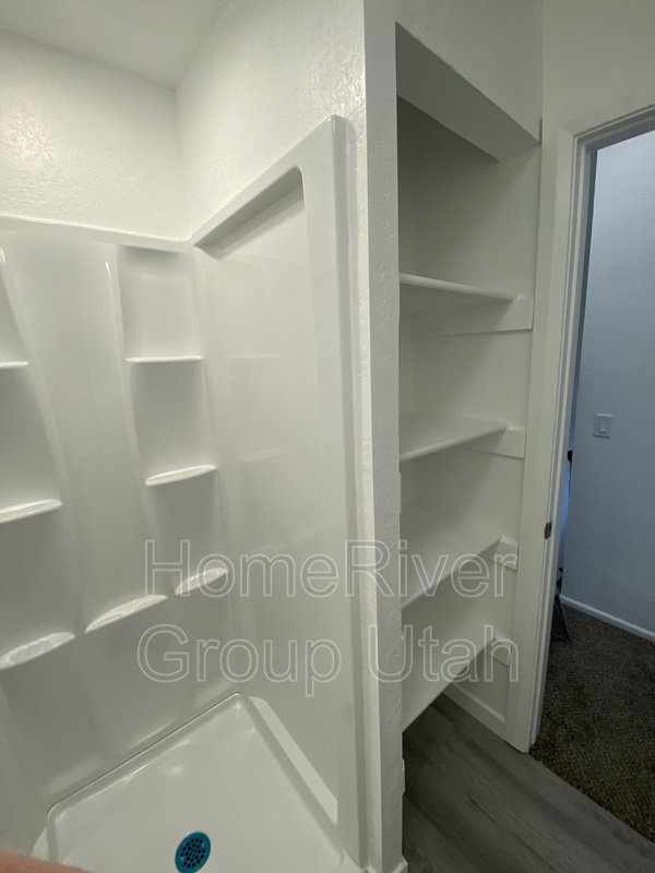 Completely renovated town home!! property image
