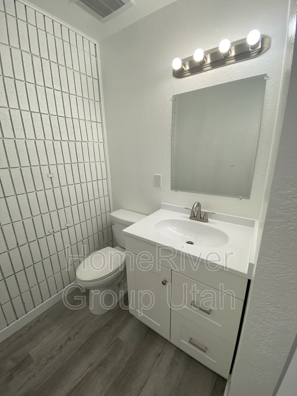 Completely renovated town home!! property image