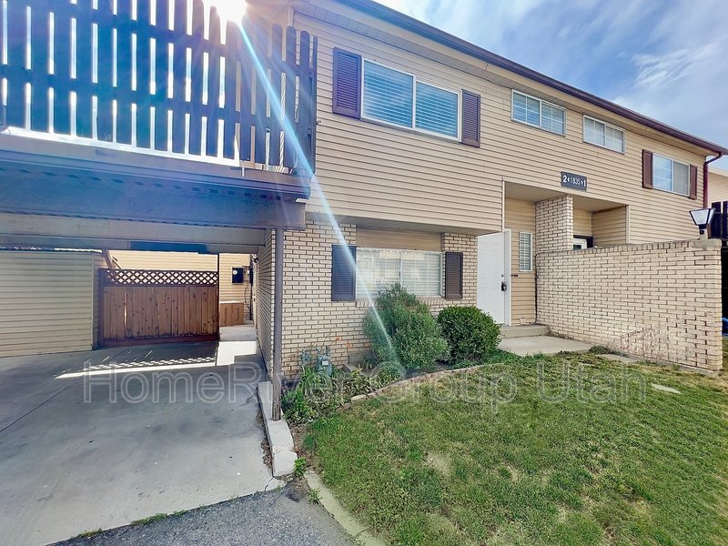 Completely renovated town home!! property image