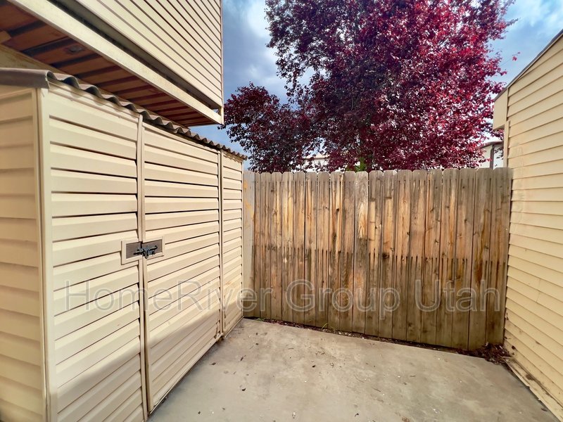 Completely renovated town home!! property image