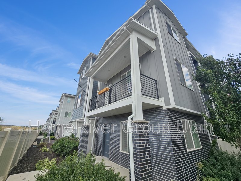 15218 S Wild Horse Way property image