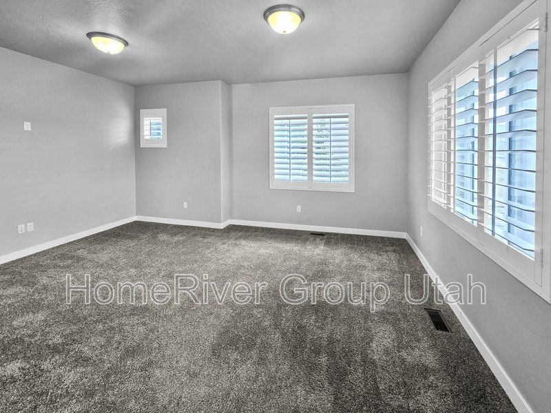 15218 S Wild Horse Way property image