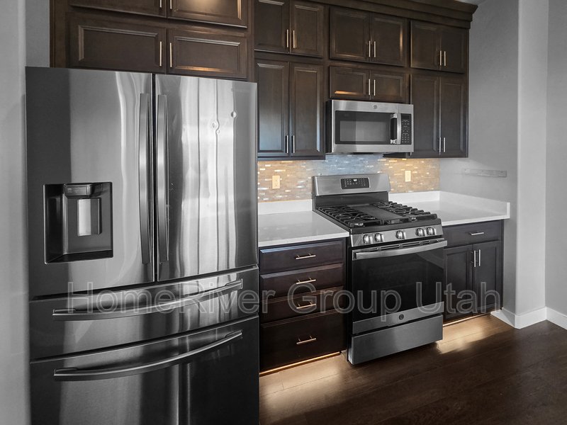 15218 S Wild Horse Way property image