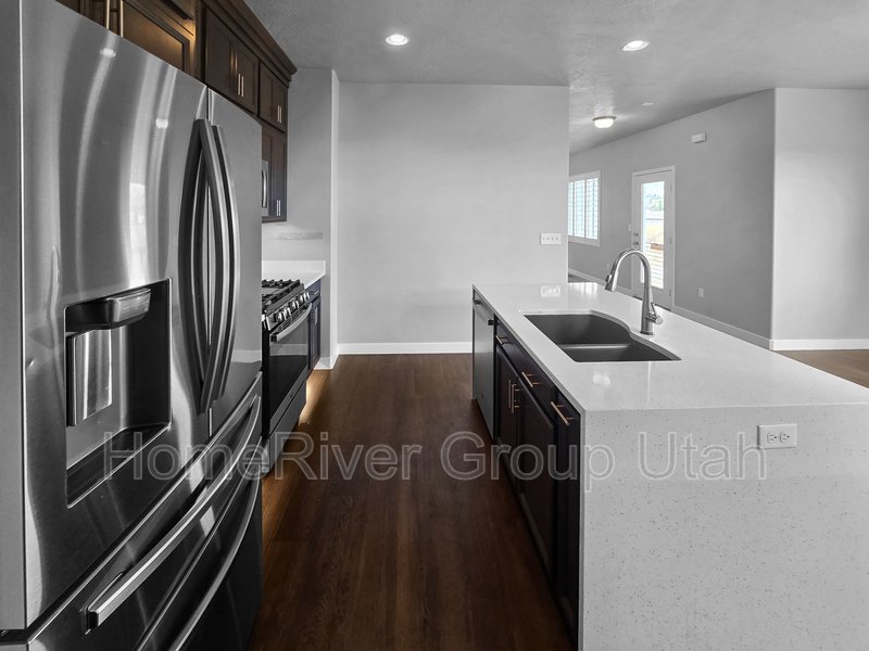 15218 S Wild Horse Way property image