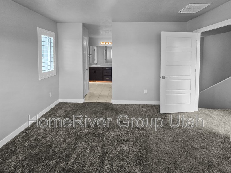 15218 S Wild Horse Way property image