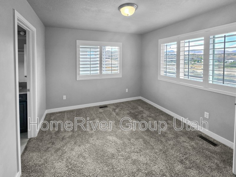 15218 S Wild Horse Way property image