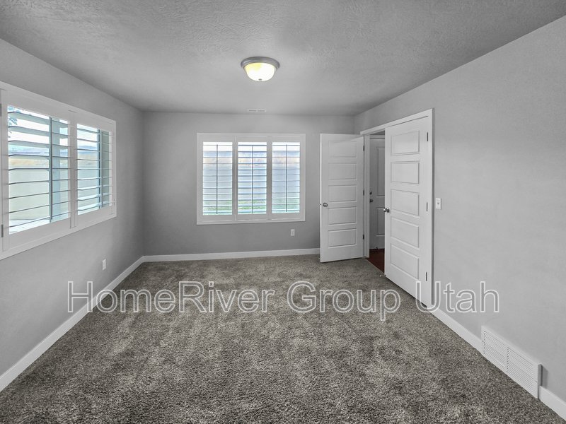 15218 S Wild Horse Way property image
