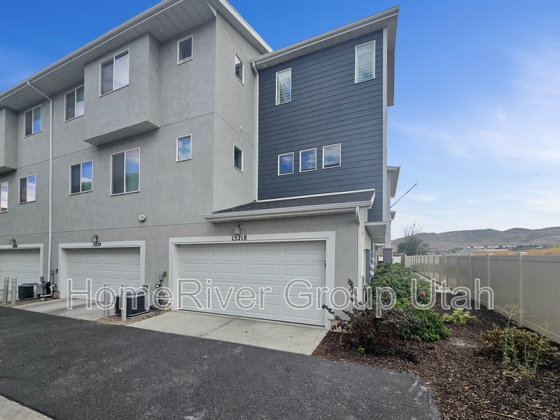 15218 S Wild Horse Way property image