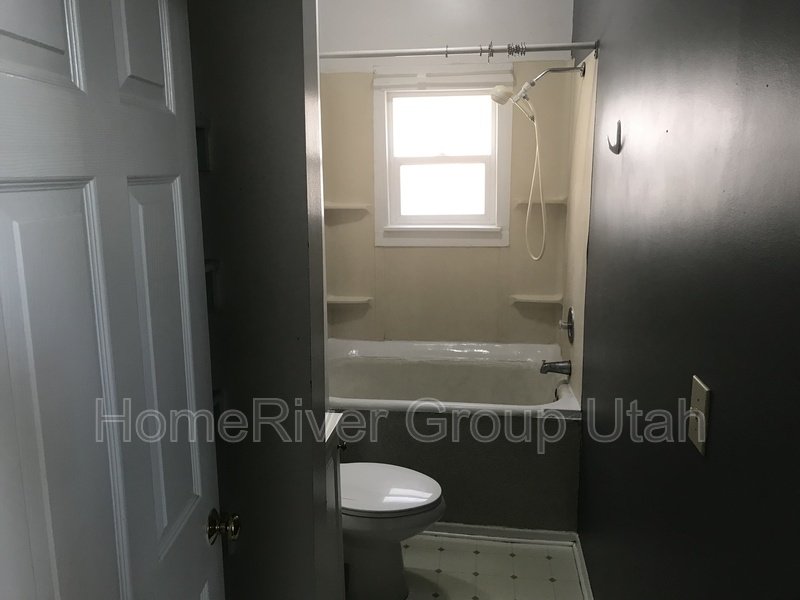 Cute One Bedroom Close to Downtown!! property image