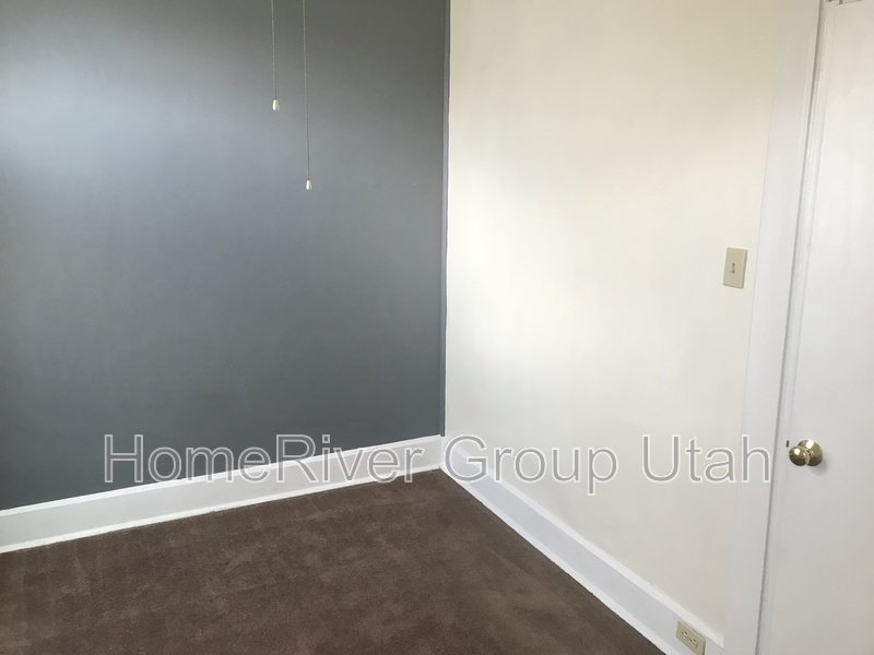 Cute One Bedroom Close to Downtown!! property image