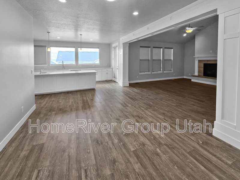 Lake Utah | 5 Beds | Pets Welcome property image