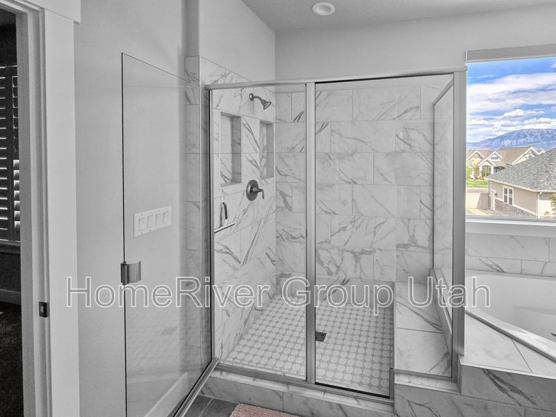 Lake Utah | 5 Beds | Pets Welcome property image