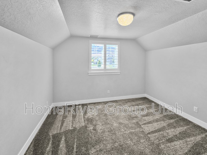 Lake Utah | 5 Beds | Pets Welcome property image