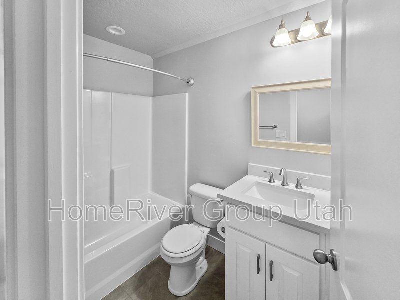 Lake Utah | 5 Beds | Pets Welcome property image