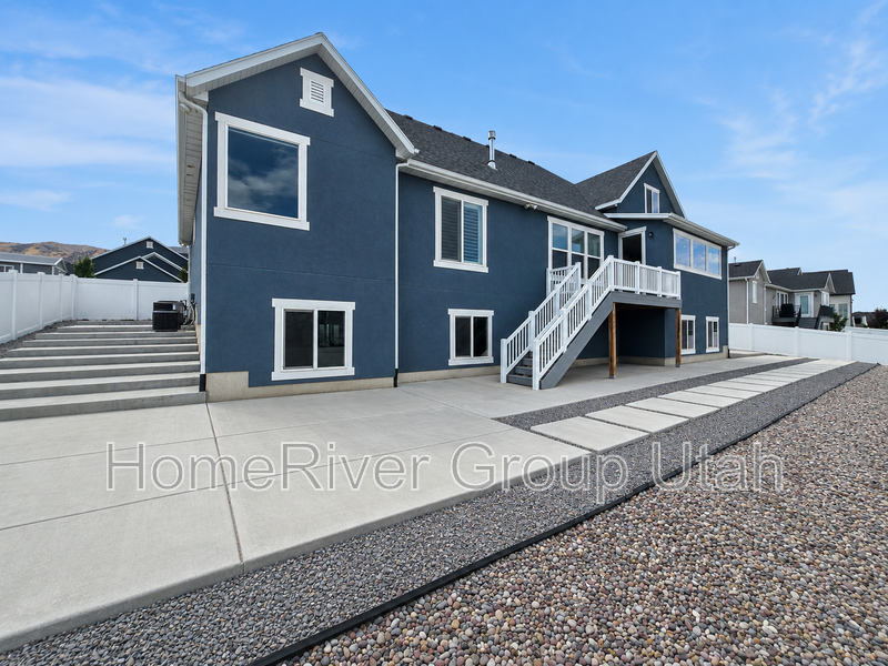 Lake Utah | 5 Beds | Pets Welcome property image