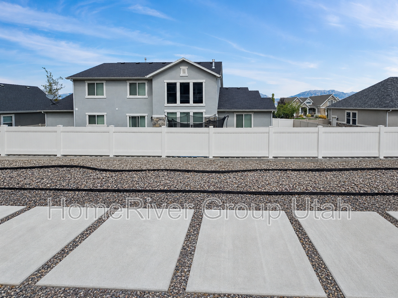 Lake Utah | 5 Beds | Pets Welcome property image