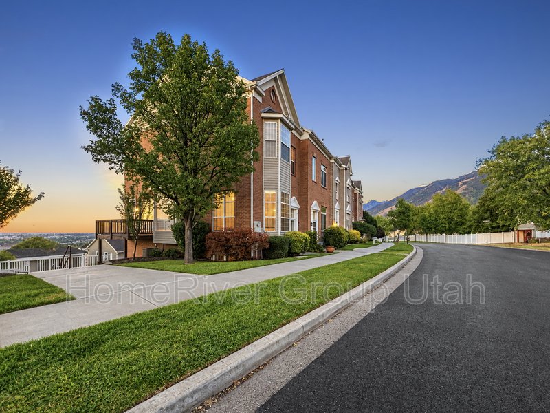 Apply today! 985 E Senior Band Road property image