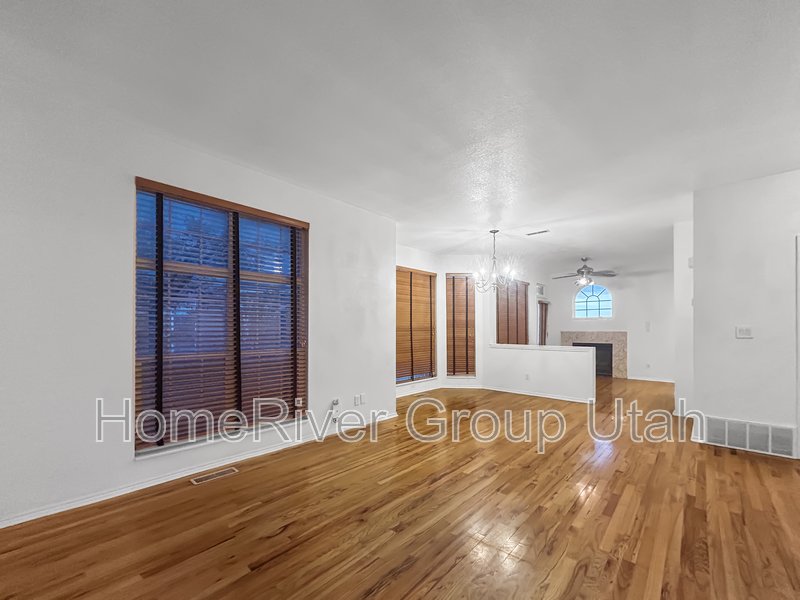 Apply today! 985 E Senior Band Road property image