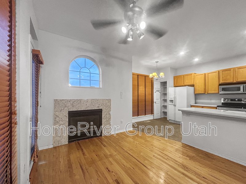 Apply today! 985 E Senior Band Road property image
