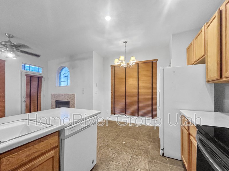 Apply today! 985 E Senior Band Road property image
