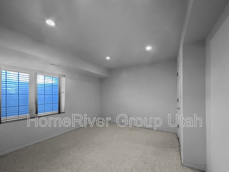 Apply today! 985 E Senior Band Road property image