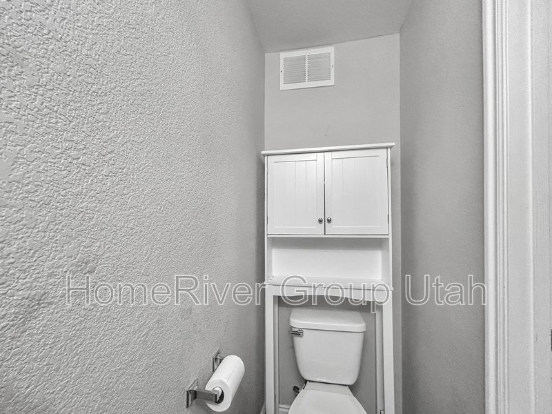 Apply today! 985 E Senior Band Road property image