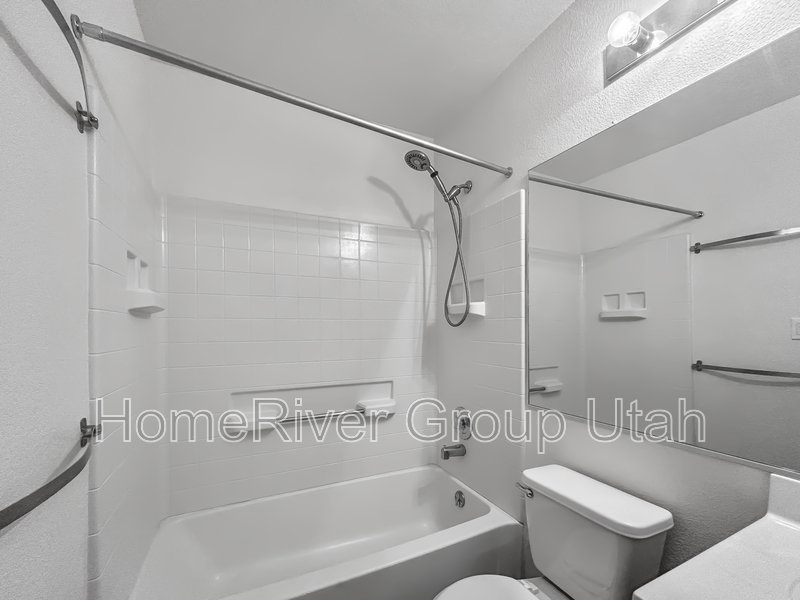 Apply today! 985 E Senior Band Road property image