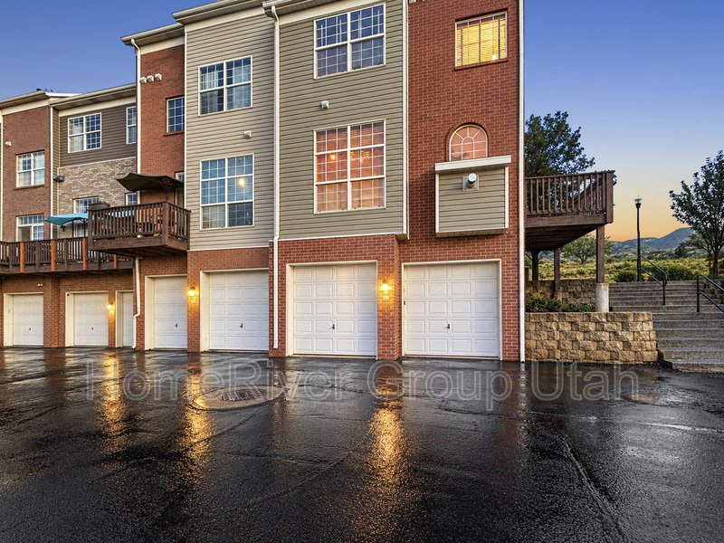 Apply today! 985 E Senior Band Road property image