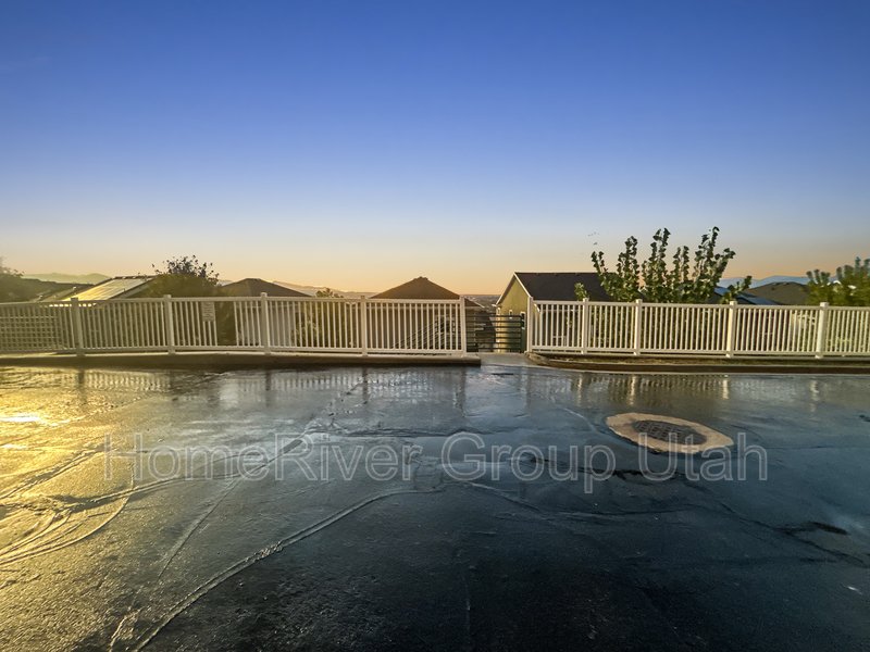 Apply today! 985 E Senior Band Road property image