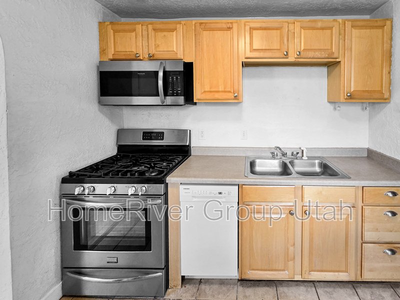 Charming 2-Bedroom Home Just One Block from Liberty Park! property image