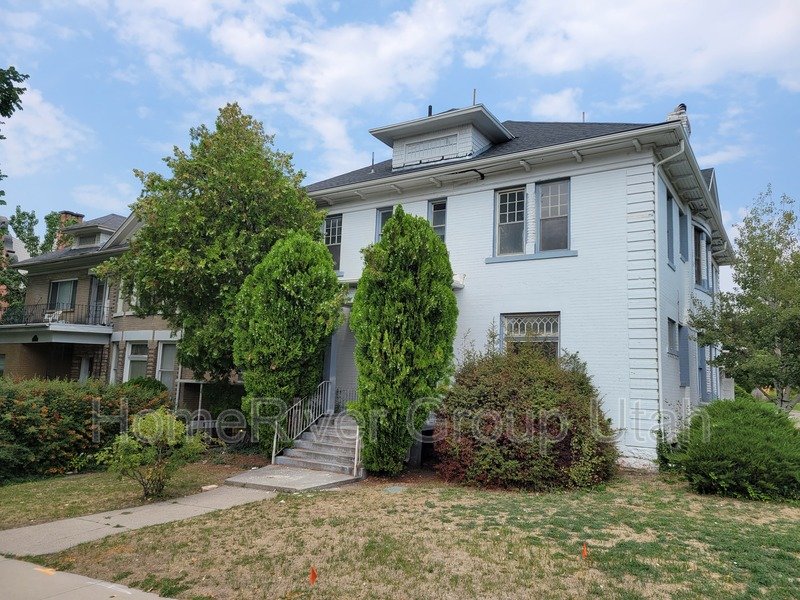 Fantastic, completely remodeled 1 bedroom apartment! property image