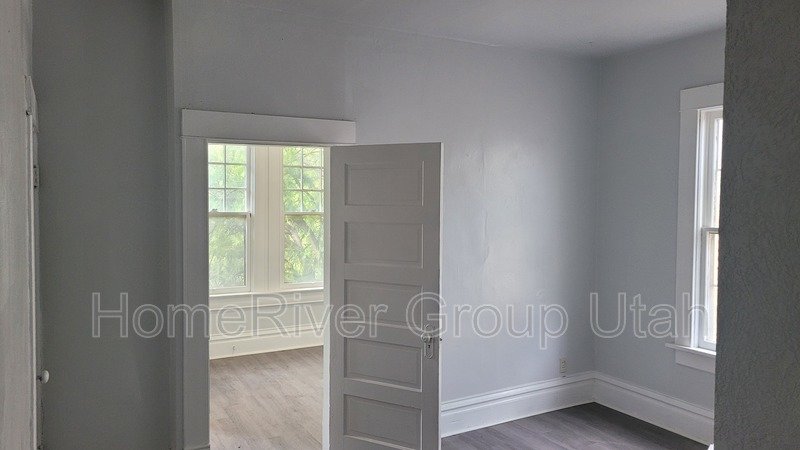 Fantastic, completely remodeled 1 bedroom apartment! property image